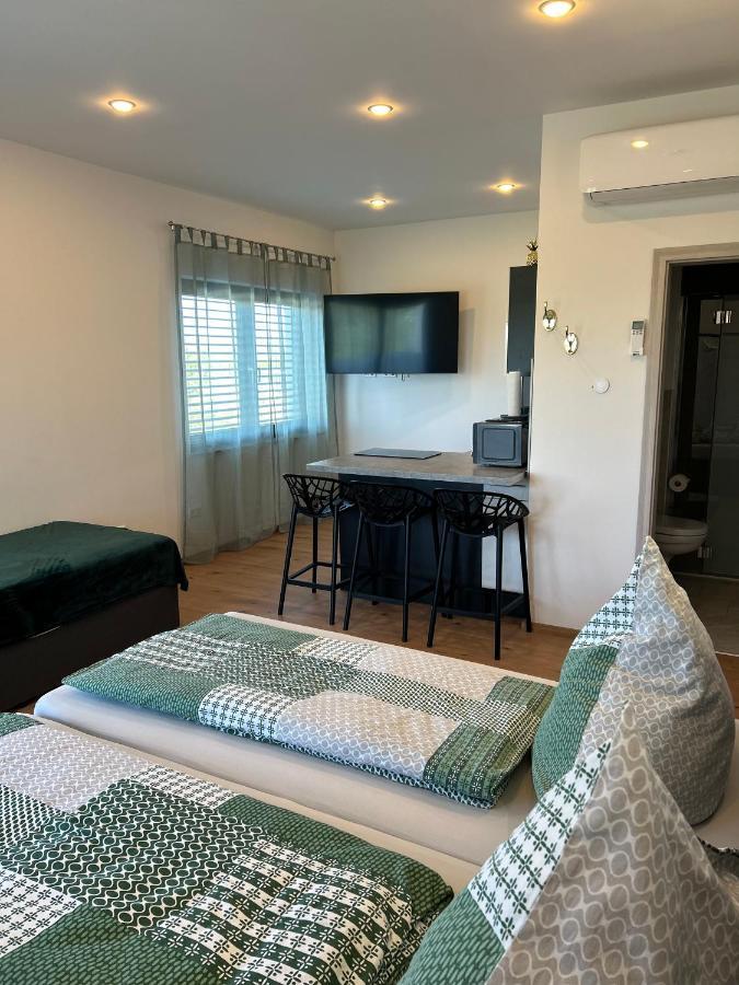 Apartment Im Sand Bad Schönborn Esterno foto